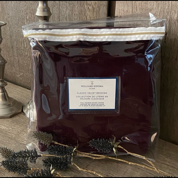 Williams Sonoma Other - Williams Sonoma Full/Queen Duvet Aubergine